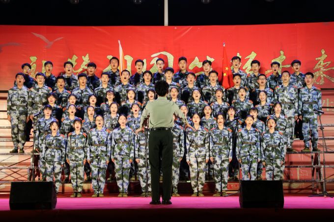 5d9063dd44650.jpg 艺创.jpg