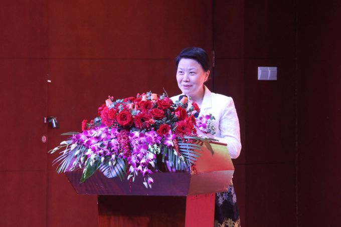 5d833f64a28ee.jpg 广东省护理学会理事长成守珍致辞.jpg