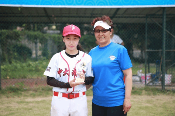 全国最佳投手潘亦琳