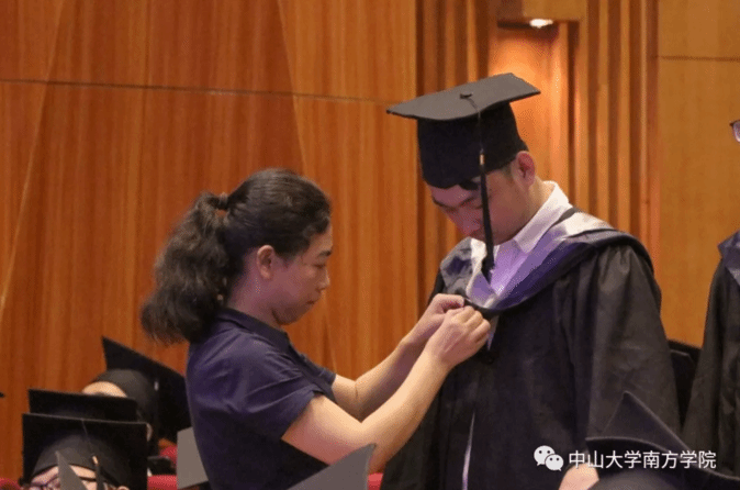 5d14a7f3d9eb3.png 8.png