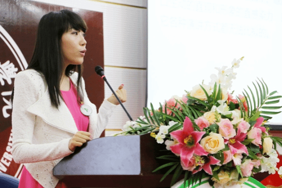 王馨甜老师讲解演讲与口才